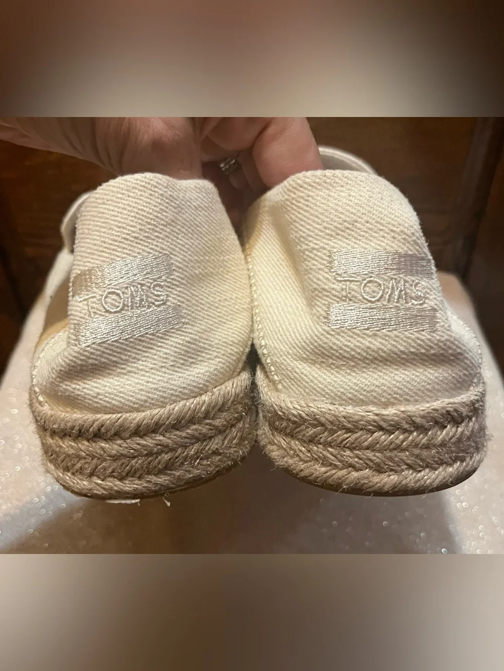 TOMS Carolina Espadrille Slip Ons Off White Twill Cotton Canvas NWOT’s Size 11